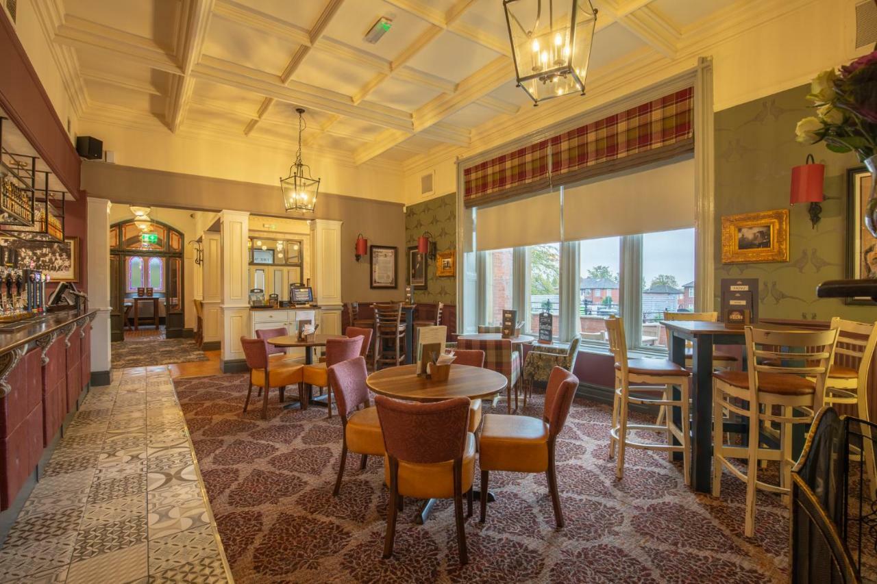Woodthorpe Hotel Прествіч Екстер'єр фото